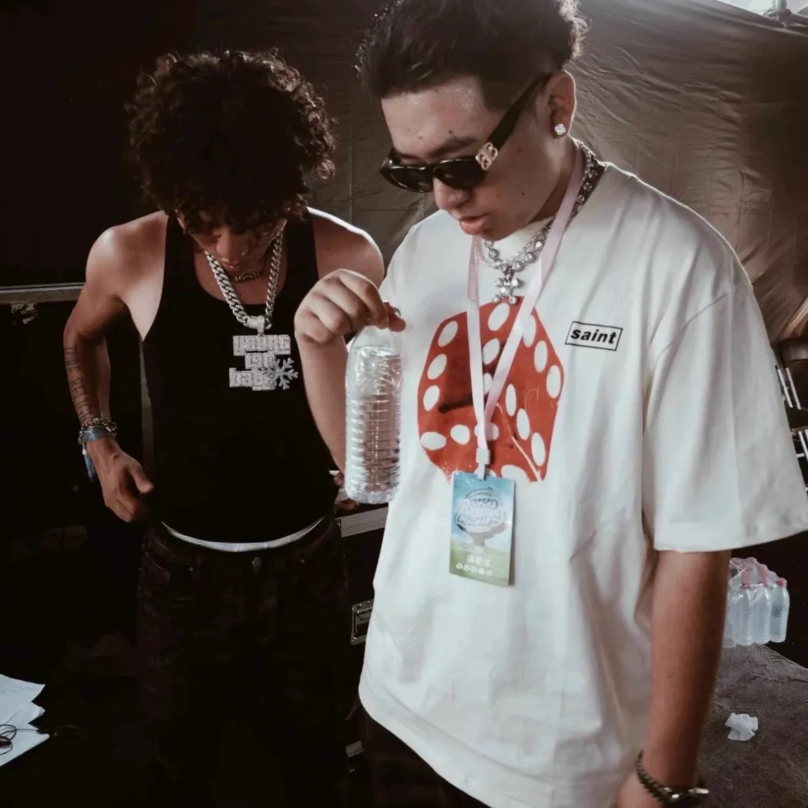 SAINT Mxxxxxx CIRCLE TEE/WHT SAINT dice printed washed short sleeves off-white S-XL cylindrical side seam fabric high weight cylindrical woven tee original development highly restored printing VINTAGE black label/wash label code correct/tag code correct Invincible details Top purchasing level